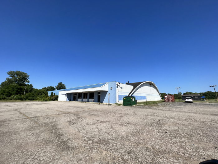 Flat Rock Lanes - July 2022 Photo (newer photo)